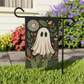 Vintage Ghost Garden Flag, Spooky Halloween Yard Flag, Retro Haunted Fall Outdoor Decor, Cute Classic Ghost Lawn Sign, Holiday Welcome Flag