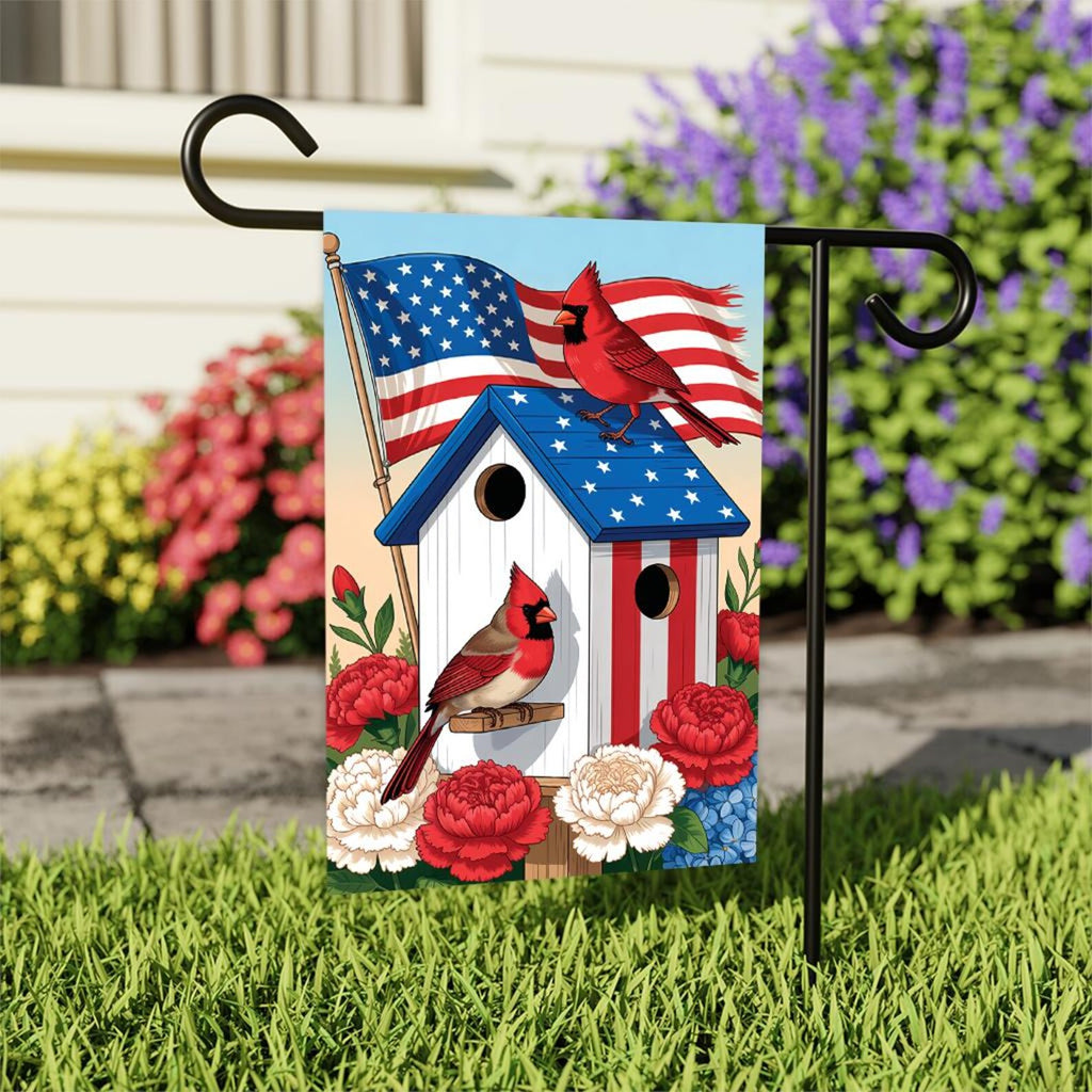 Patriotic Cardinal Garden Flag, American Flag Birdhouse Yard Flag, Red White Blue Floral Outdoor Decor, 4th of July Summer Lawn Decoration