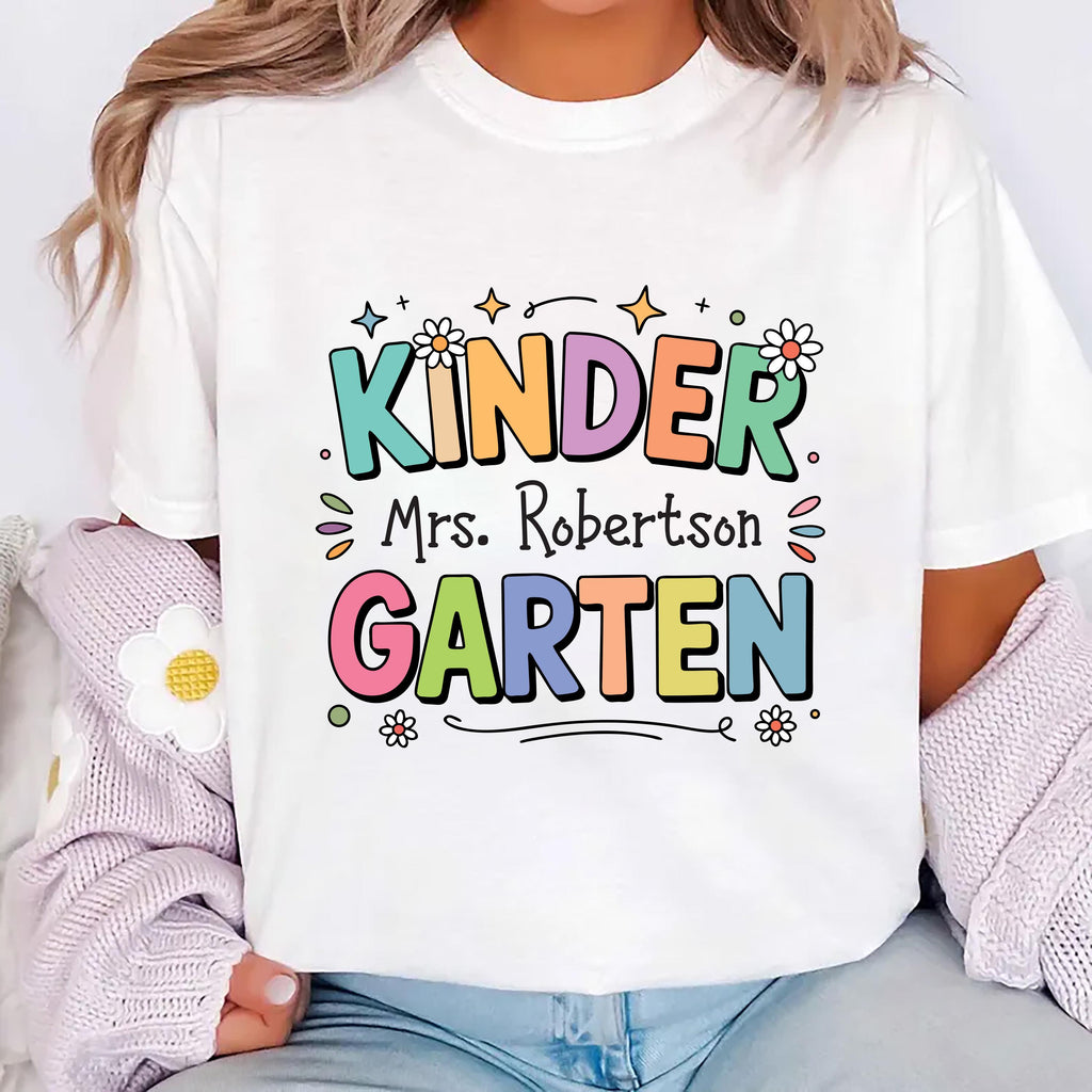 Personalized Kindergarten Teacher Short Sleeve T-Shirt