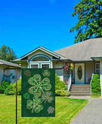 Celtic Shamrock Garden Flag, St Patrick’s Day Irish Yard Flag, Green Gold Shamrocks Outdoor Decor, Lucky Clover Lawn Flag